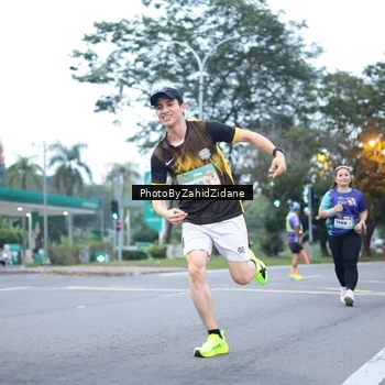 Runner Photo 8248369