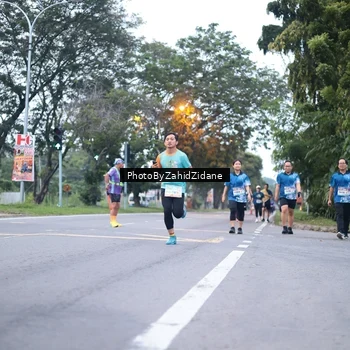 Runner Photo 8248671