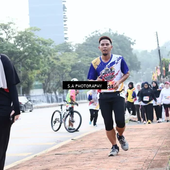 Runner Photo 8248843