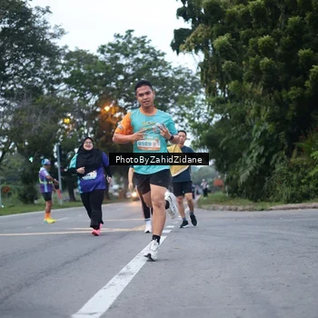 Runner Photo 8249675