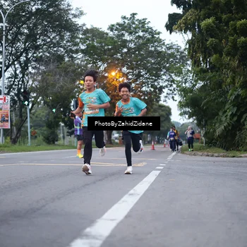 Runner Photo 8250230