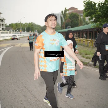 Runner Photo 8250335