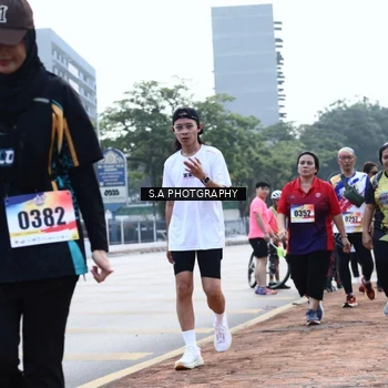 Runner Photo 8250547