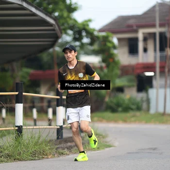 Runner Photo 8250765