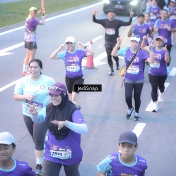 Runner Photo 8251889