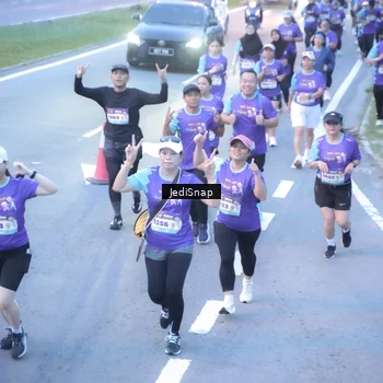 Runner Photo 8251899