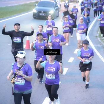 Runner Photo 8251941
