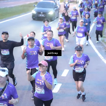Runner Photo 8251978