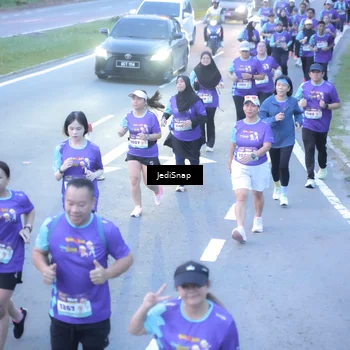 Runner Photo 8252001