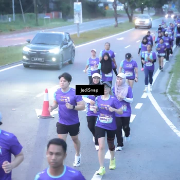 Runner Photo 8252348