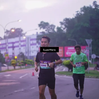 Runner Photo 8252384
