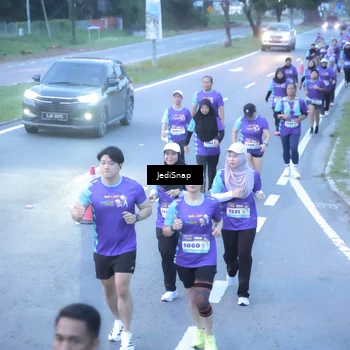 Runner Photo 8252387