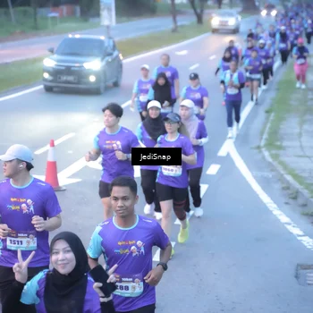Runner Photo 8252396
