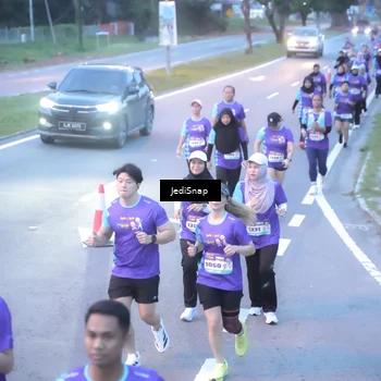 Runner Photo 8252398
