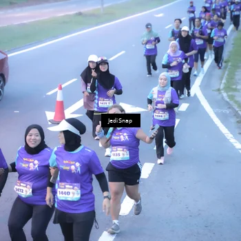 Runner Photo 8252913