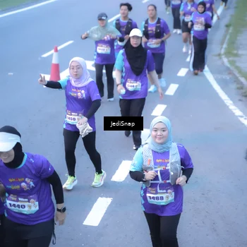 Runner Photo 8253033