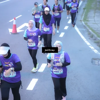 Runner Photo 8253034