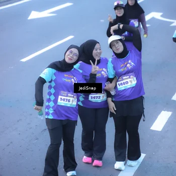 Runner Photo 8253041