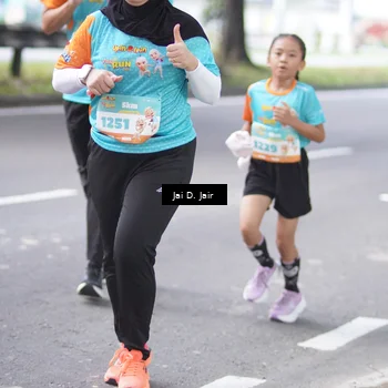 Runner Photo 8253042