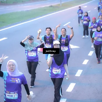 Runner Photo 8253116