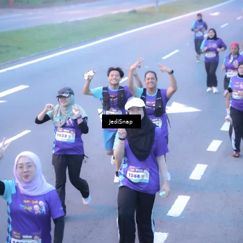 Runner Photo 8253131