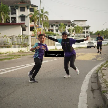 Runner Photo 8253200
