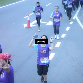 Runner Photo 8253275