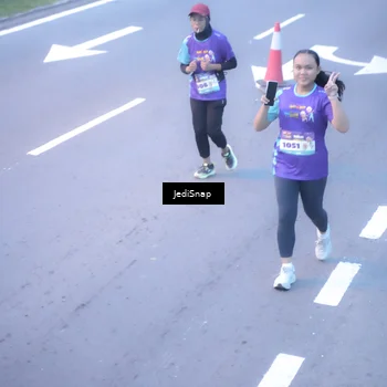Runner Photo 8253314