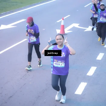 Runner Photo 8253330