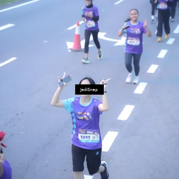 Runner Photo 8253331
