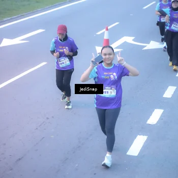 Runner Photo 8253368
