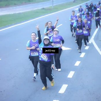 Runner Photo 8253396
