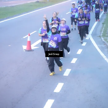 Runner Photo 8253400