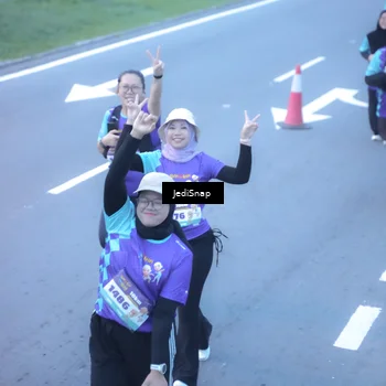 Runner Photo 8253420