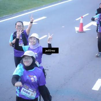 Runner Photo 8253425