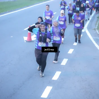 Runner Photo 8253431