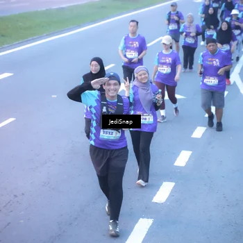 Runner Photo 8253456