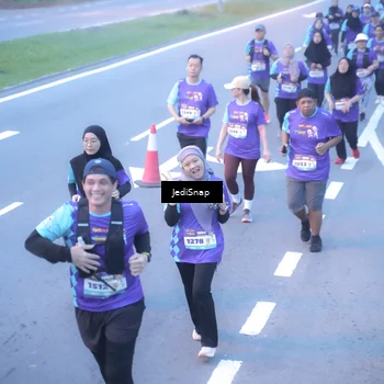 Runner Photo 8253479