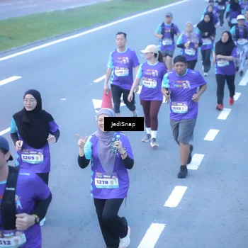 Runner Photo 8253480