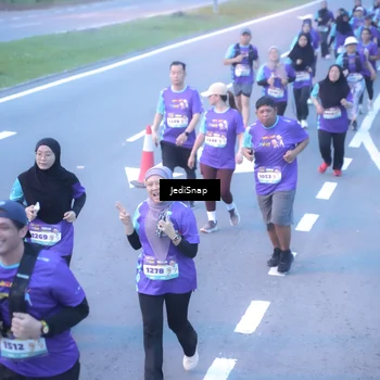 Runner Photo 8253486