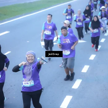 Runner Photo 8253493