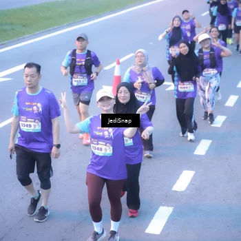 Runner Photo 8253555