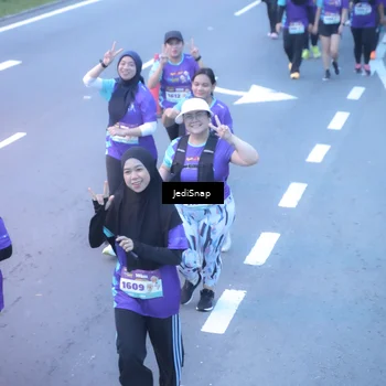 Runner Photo 8253658