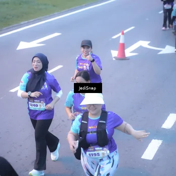 Runner Photo 8253696