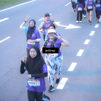 Runner Photo 8253711