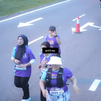Runner Photo 8253714