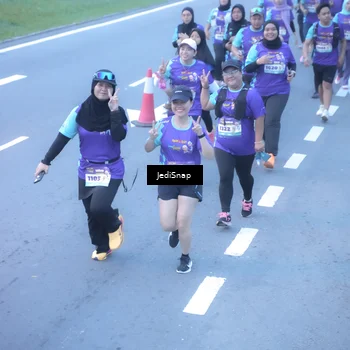 Runner Photo 8253756