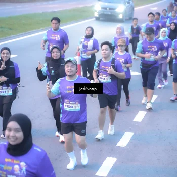 Runner Photo 8253859