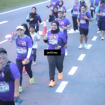 Runner Photo 8253875