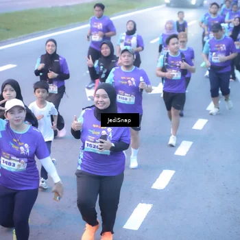 Runner Photo 8253914